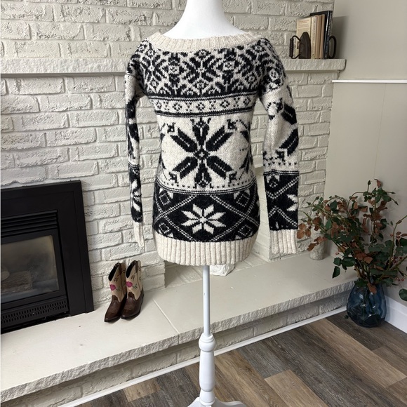 American Eagle Outfitters Black and Cream Snowflake Wool Blend Sweater Size S/M - Picture 2 of 12